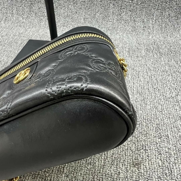 100% Authentic Gucci GG Leather Top Handle Bag 669-110524 - Picture 9 of 16